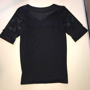 Black mesh size 10 lulu lemon tee